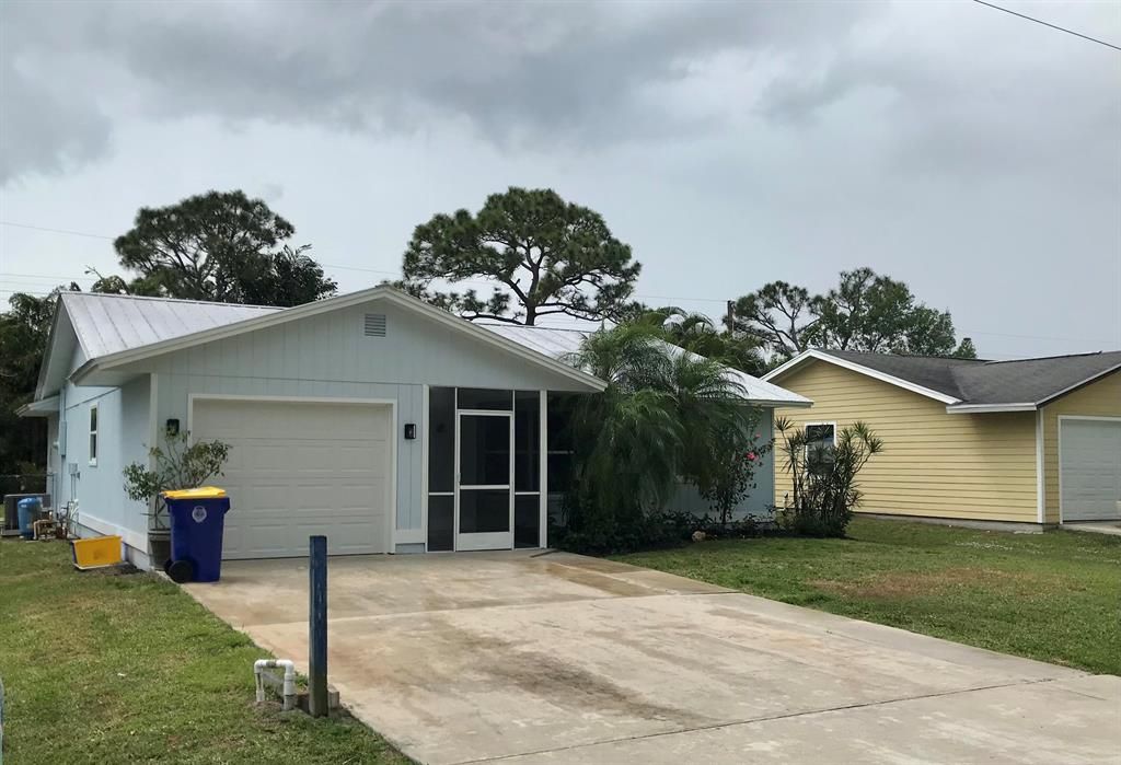 Photo of 5588 SE Avalon Drive, Stuart, FL 34997 (MLS # R10786709)