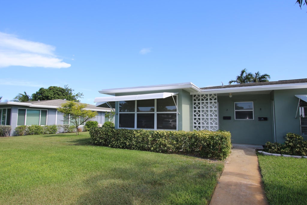 Photo of 190 South Boulevard, Boynton Beach, FL 33435 (MLS # B26055575)