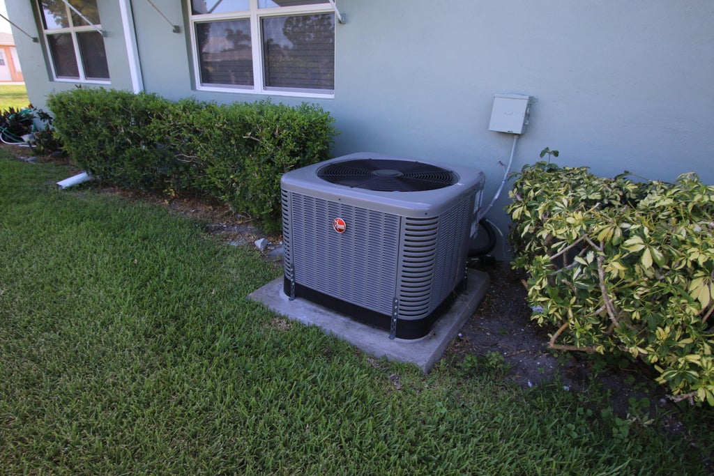 Photo of 190 South Boulevard, Boynton Beach, FL 33435 (MLS # B26055575)