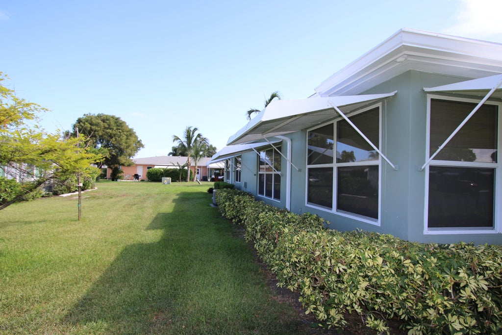 Photo of 190 South Boulevard, Boynton Beach, FL 33435 (MLS # B26055575)