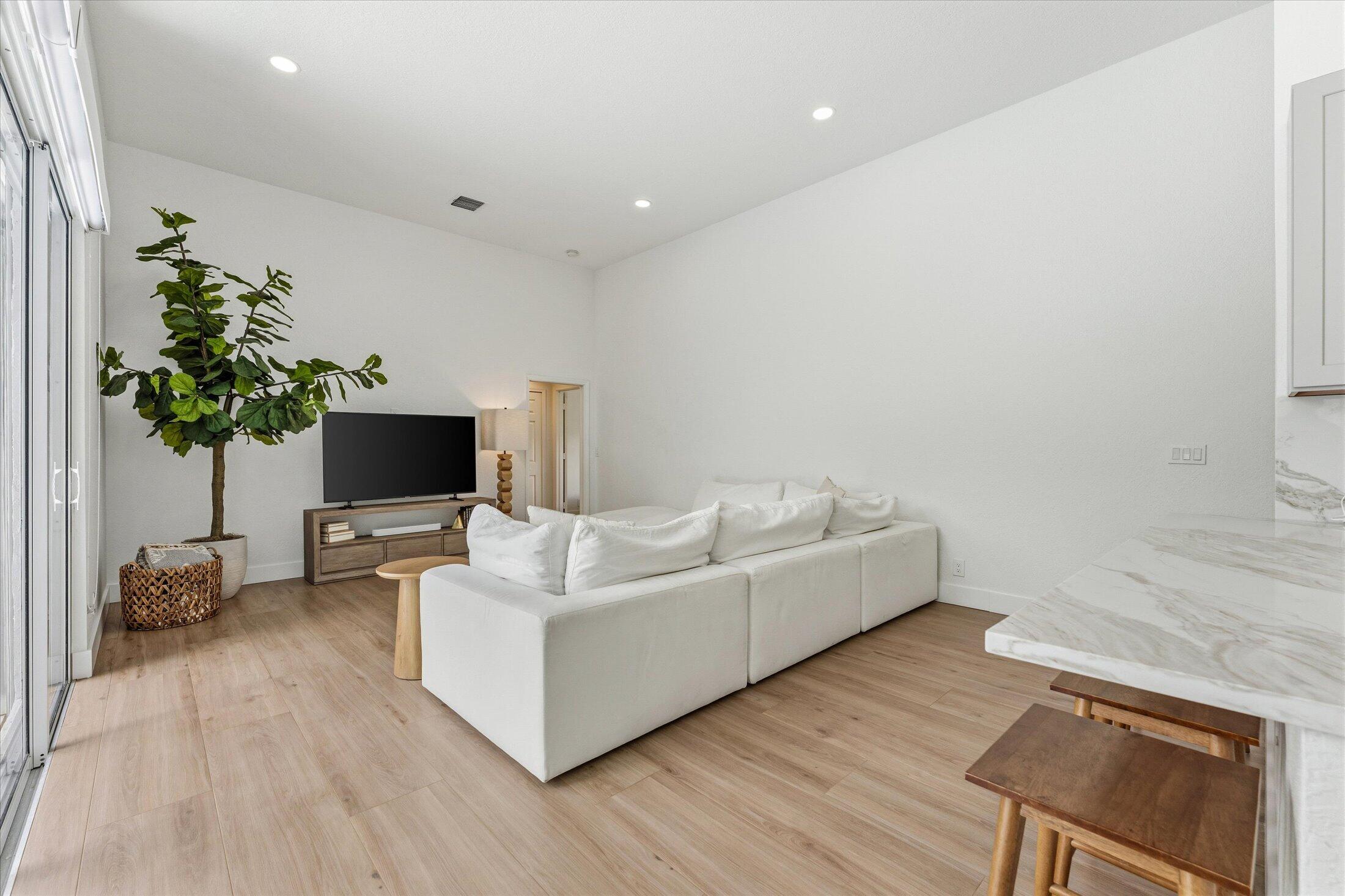 MEADOW RUN WEST - Residential Lease