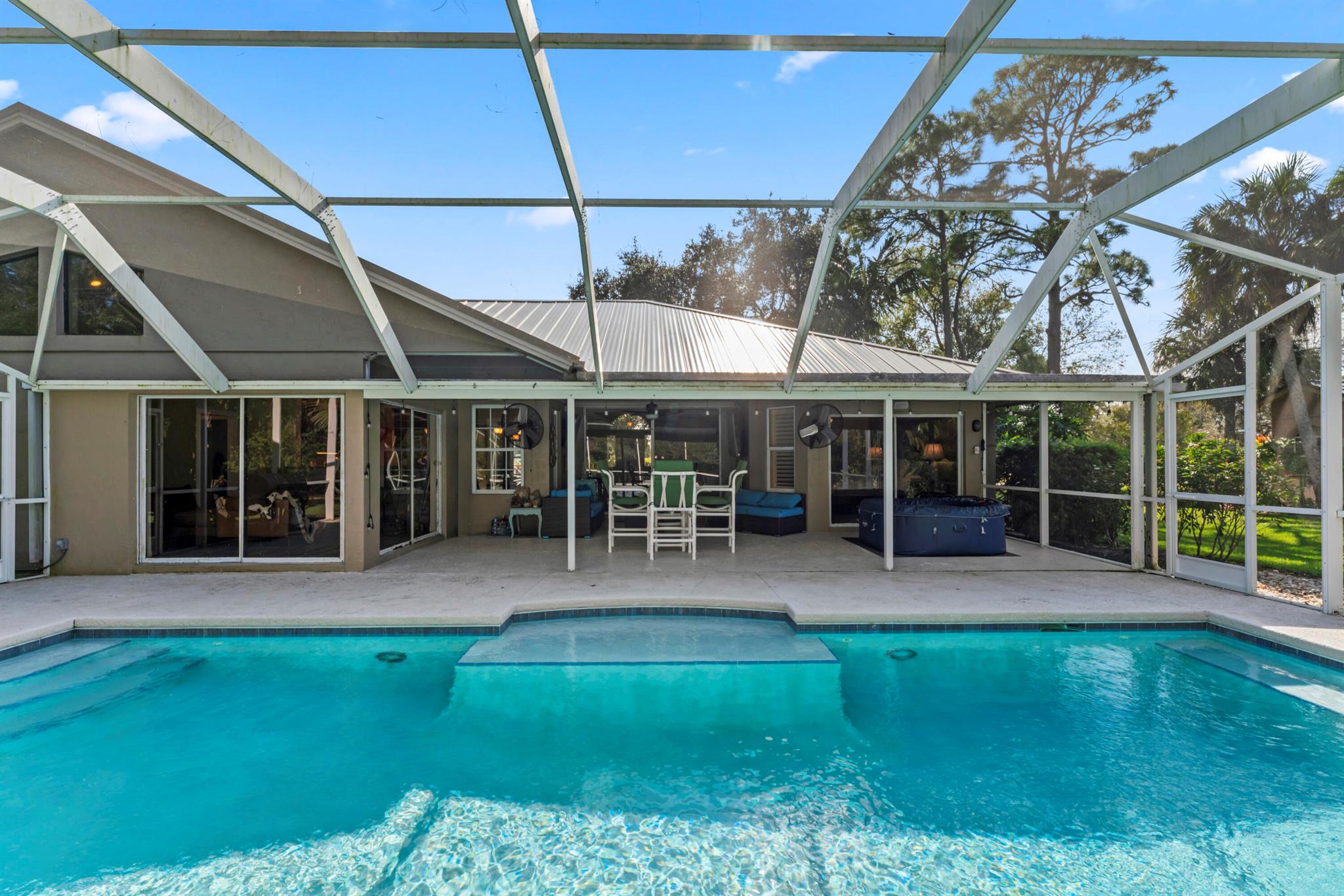 MONTE CARLO COUNTRY CLUB - Residential