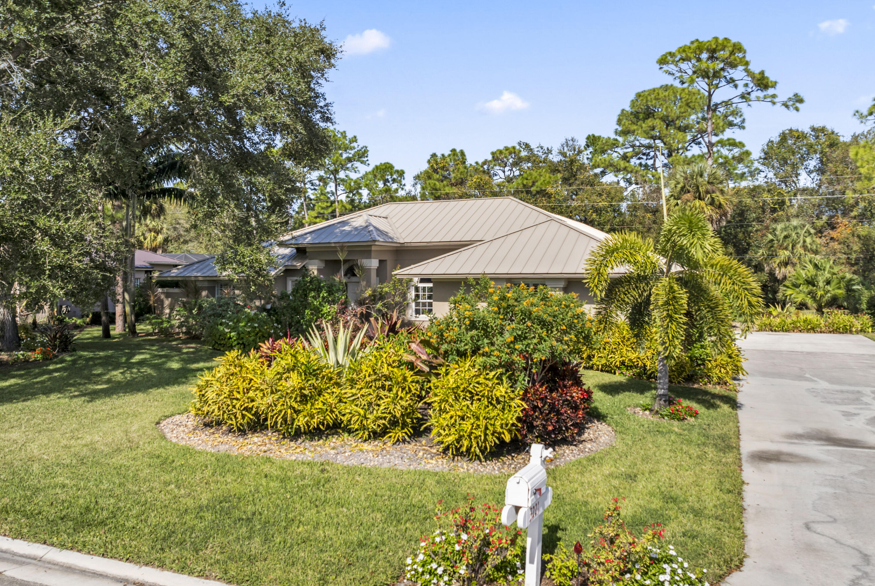 MONTE CARLO COUNTRY CLUB UNIT 1 - Residential