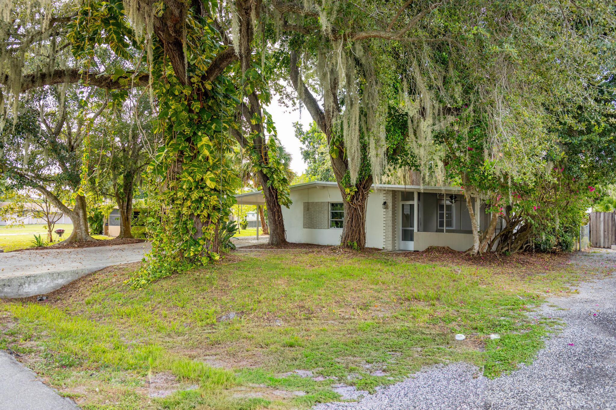 809 SE 10th Street