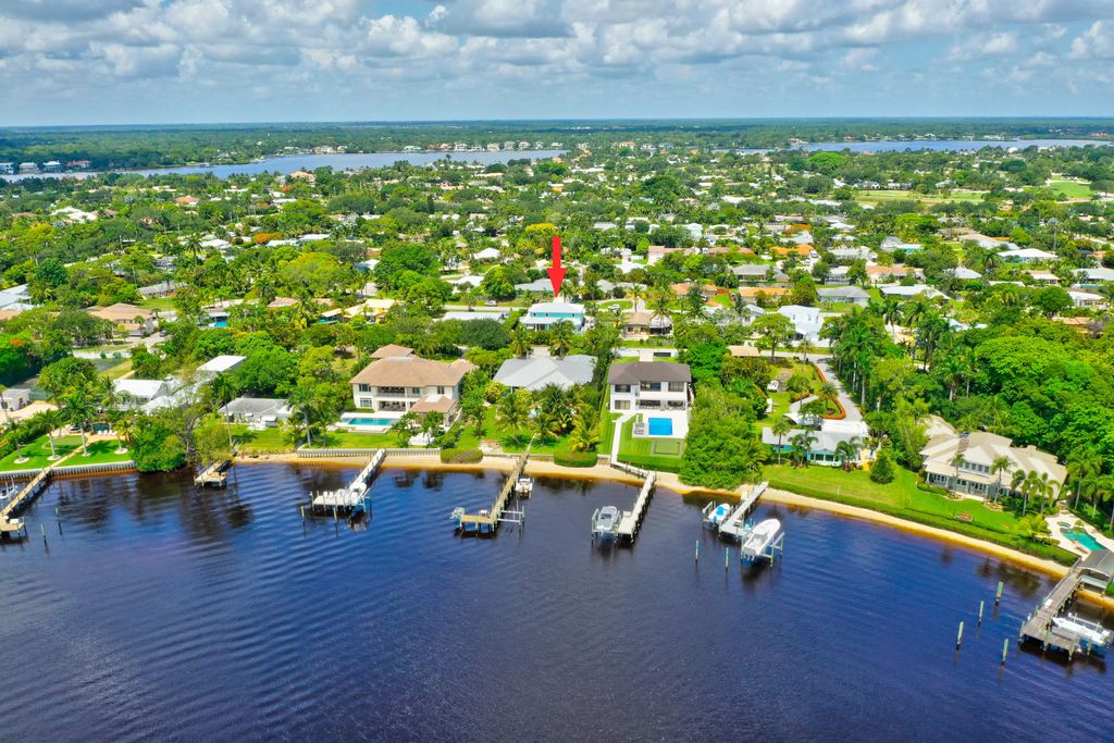 Photo of 19298 Gulfstream Drive Dr, Jupiter, FL 33469 (MLS # R10812165)