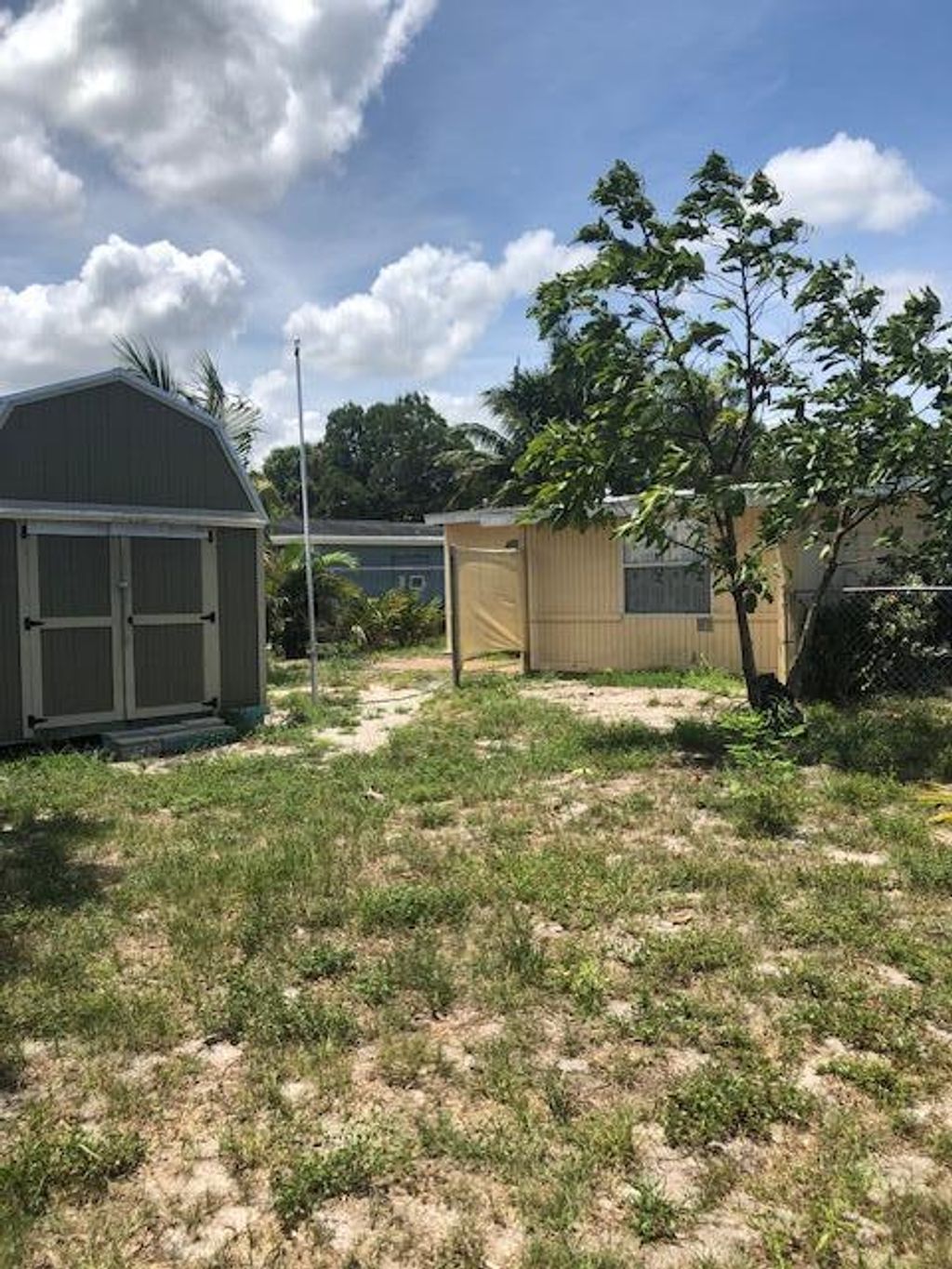 Photo of 701 S 23rd Street, Fort Pierce, FL 34950 (MLS # R10992559)