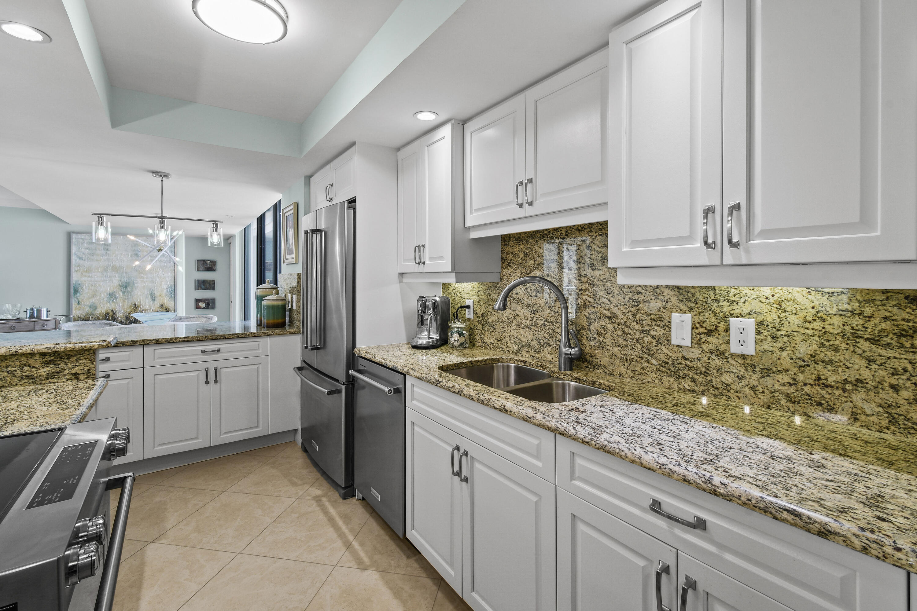 TIARA CONDO - Residential