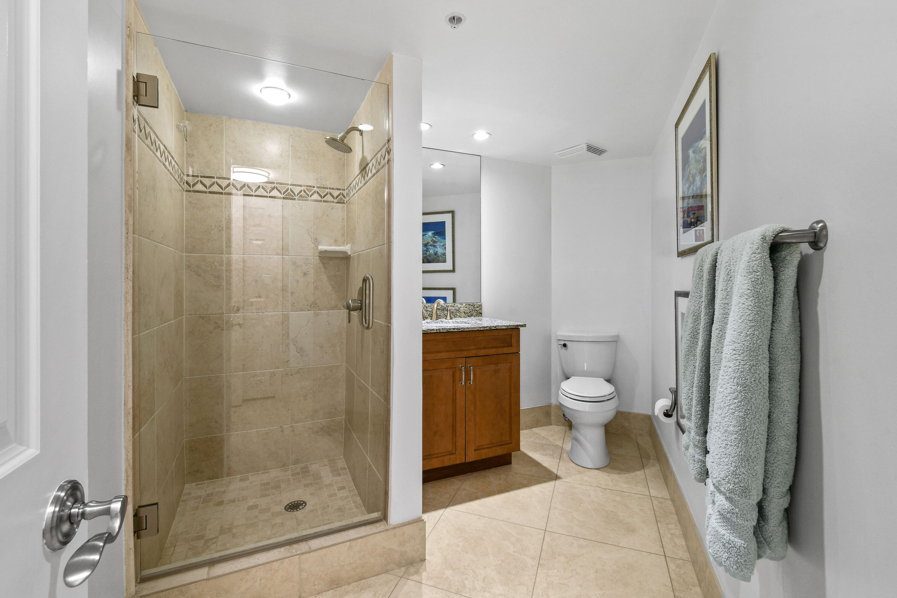 TIARA CONDO - Residential