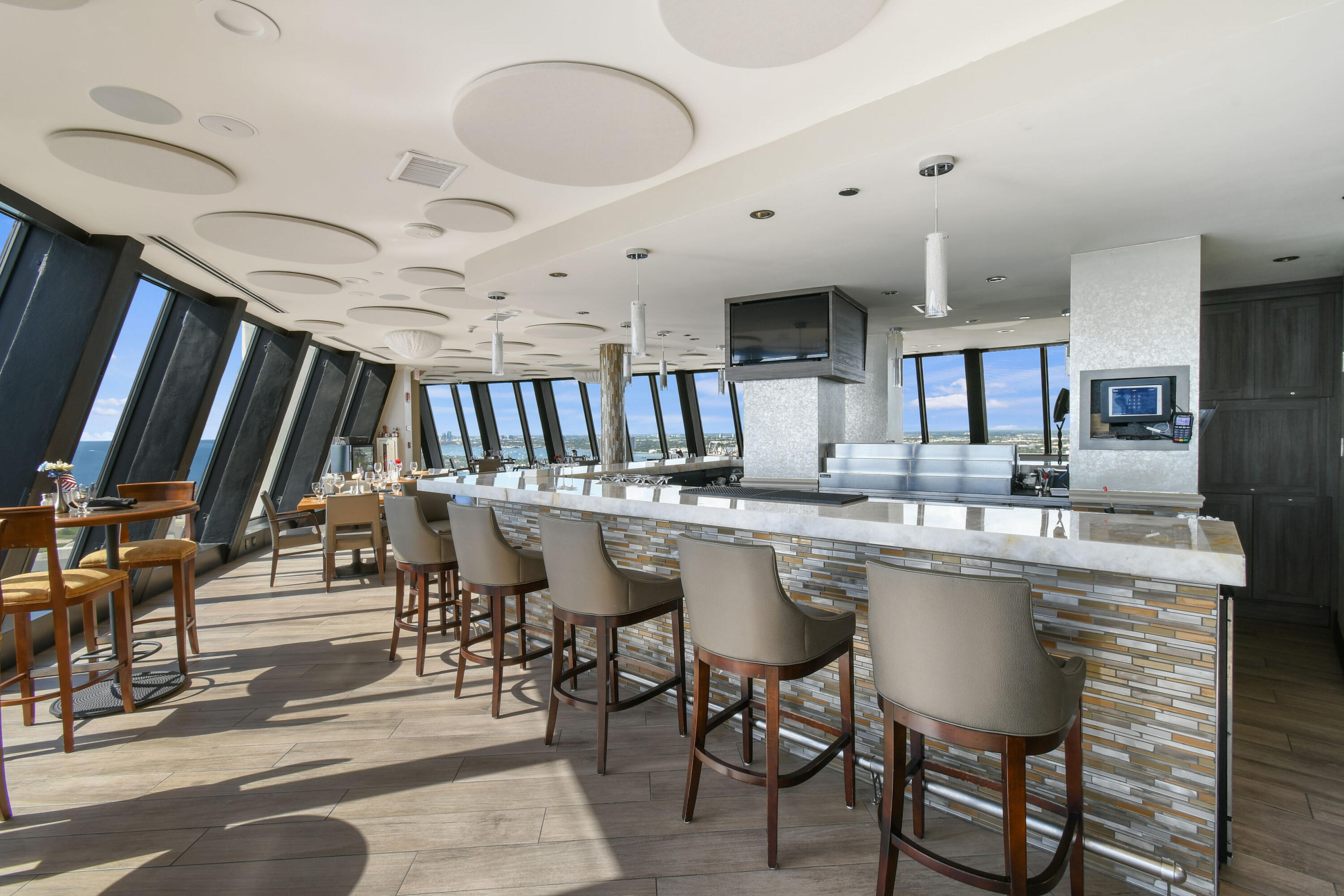 TIARA CONDO - Residential