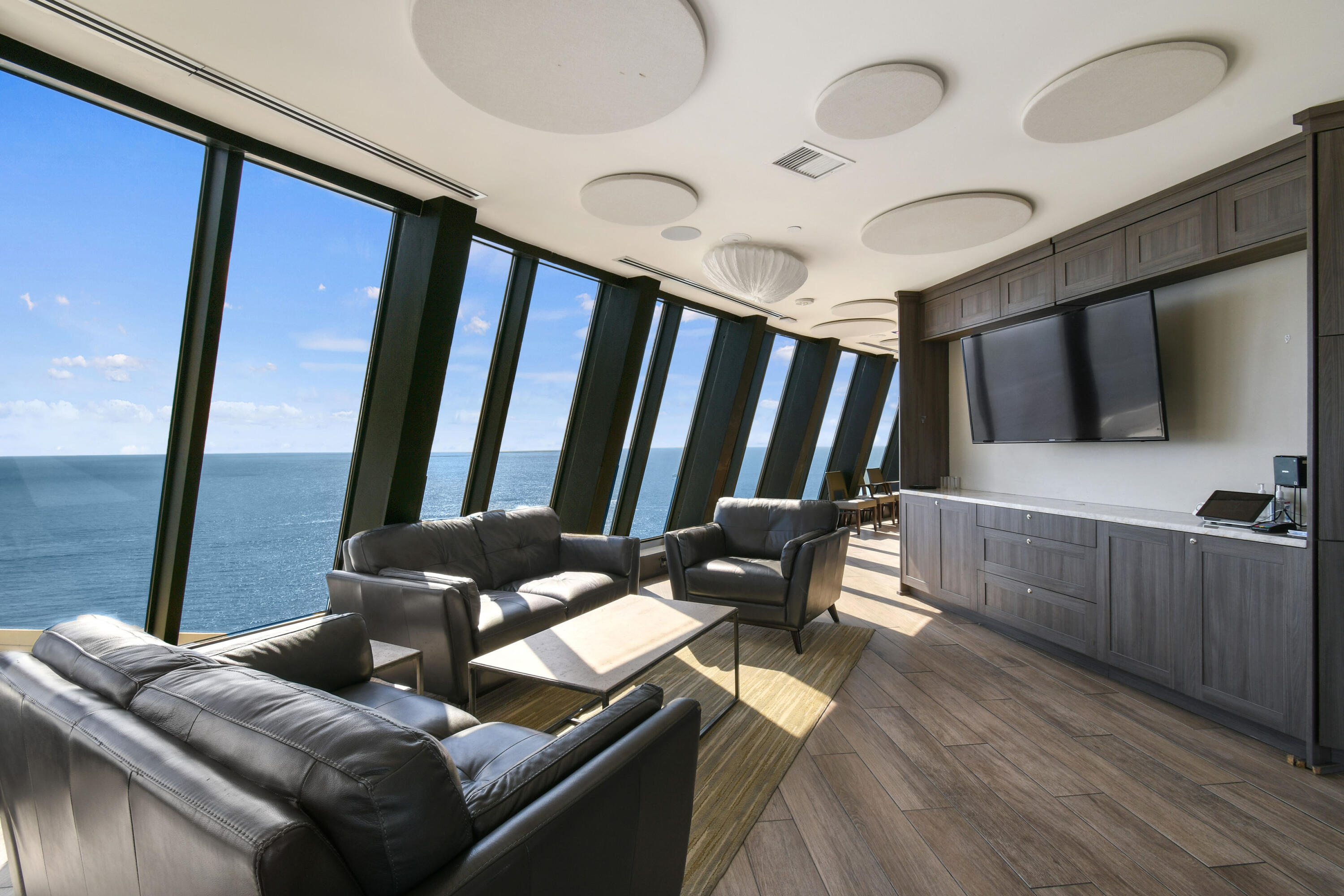 TIARA CONDO - Residential