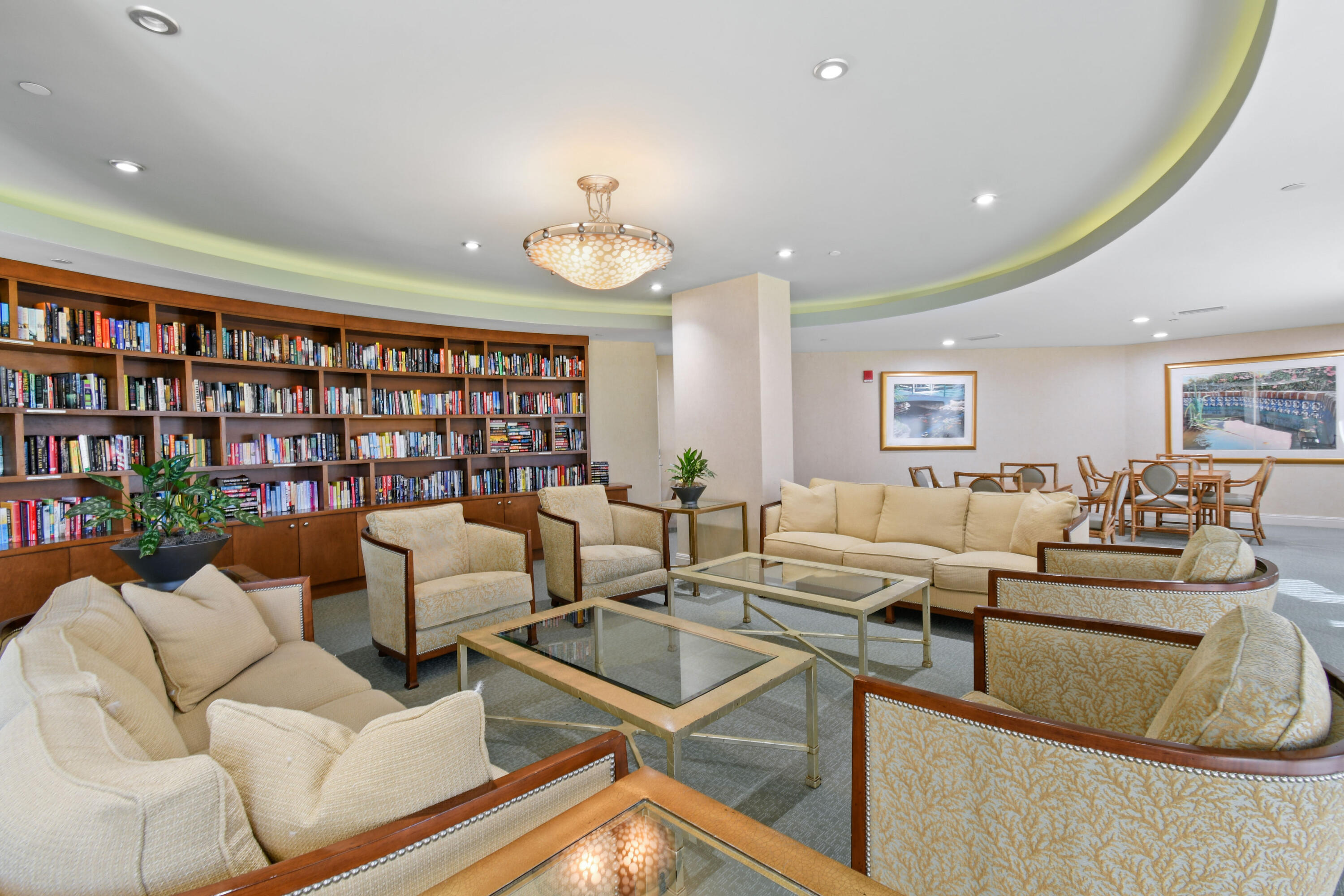 TIARA CONDO - Residential