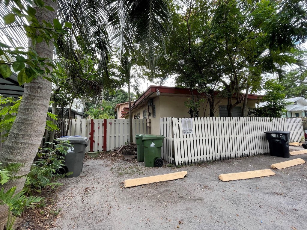 Waverly Place 2-19 D - Residential Income