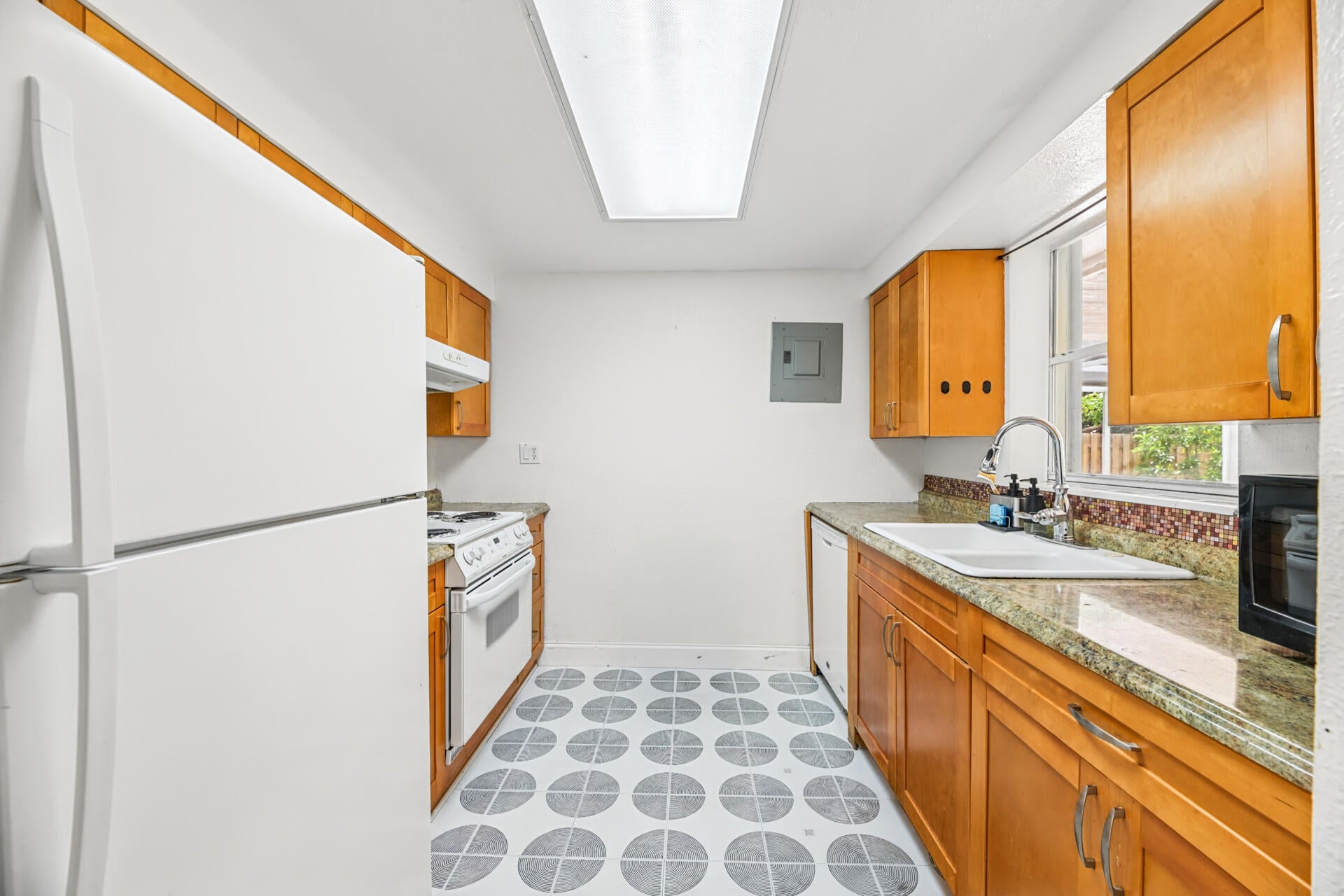 522 HERON Drive