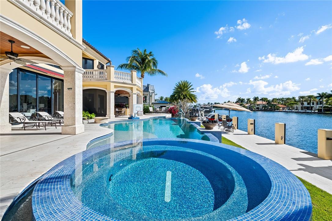 SUNRISE KEY (GATED) - Residential