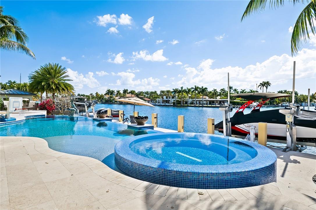 SUNRISE KEY (GATED) - Residential