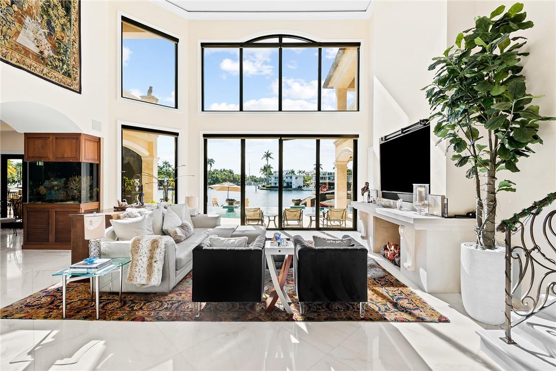 SUNRISE KEY (GATED) - Residential