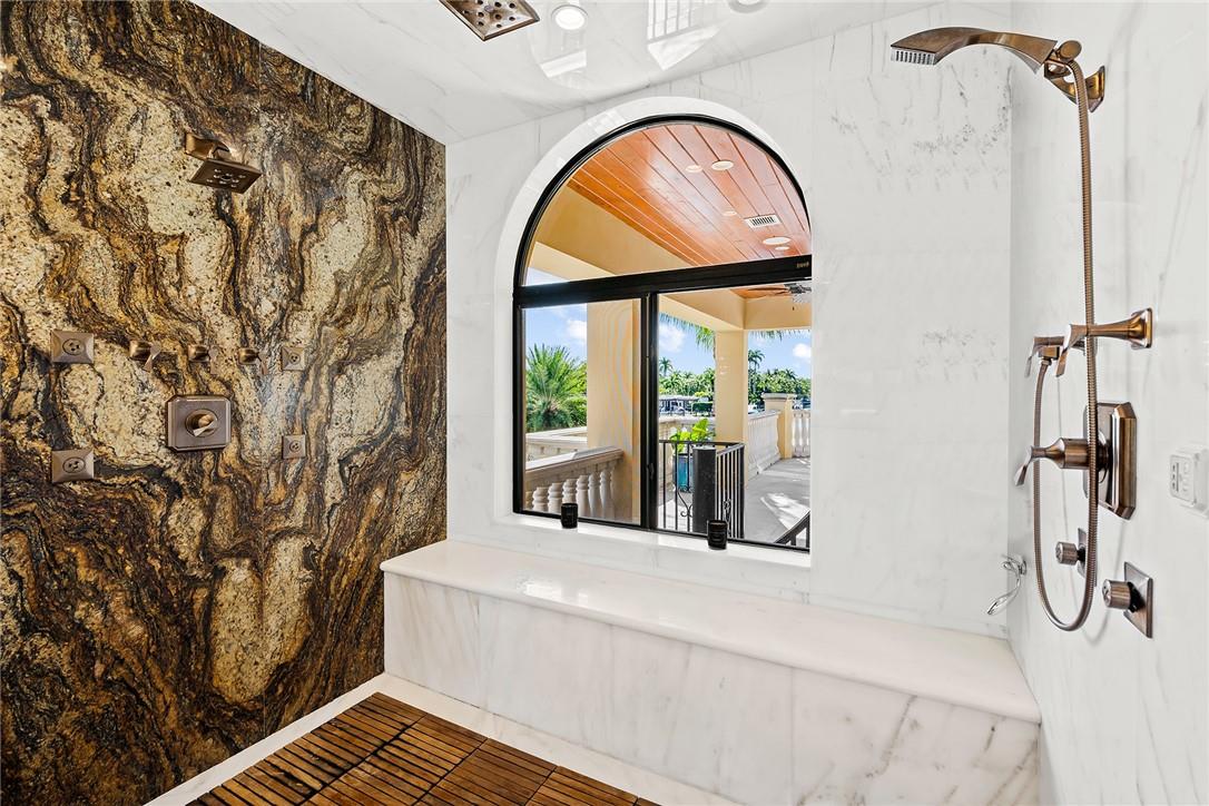 SUNRISE KEY (GATED) - Residential