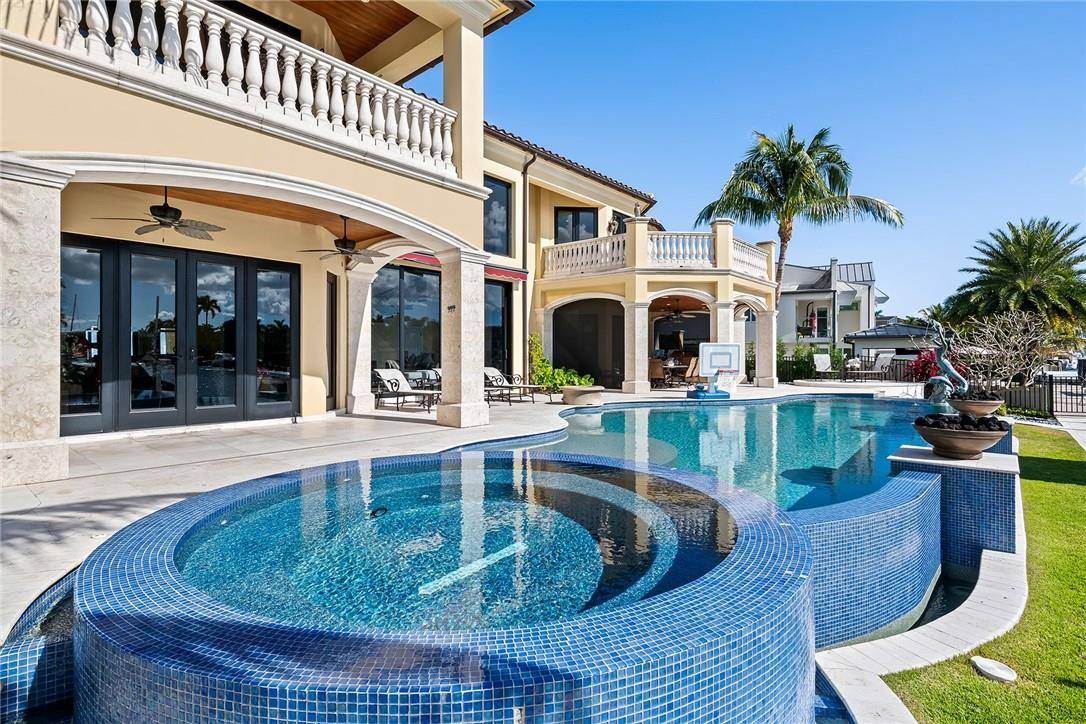 SUNRISE KEY (GATED) - Residential