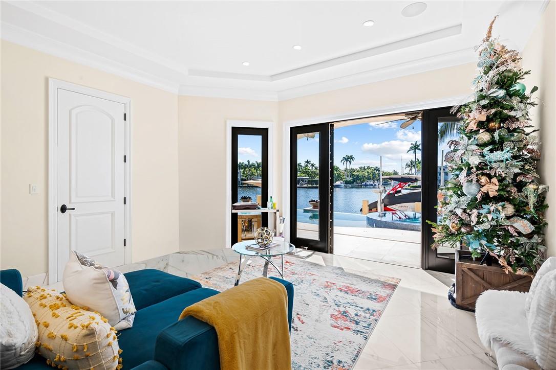 SUNRISE KEY (GATED) - Residential