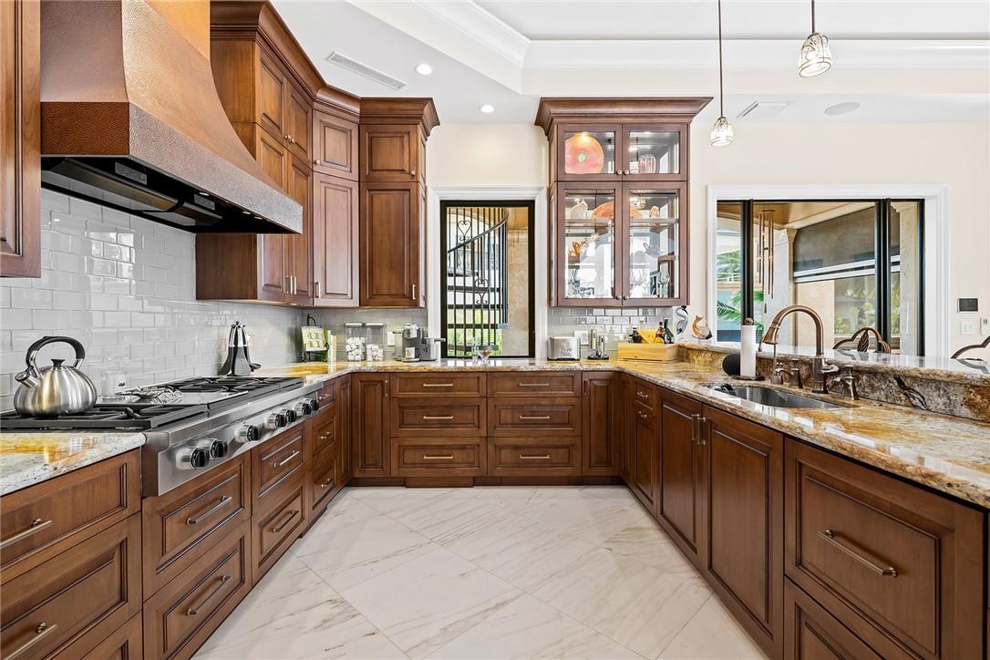 SUNRISE KEY (GATED) - Residential