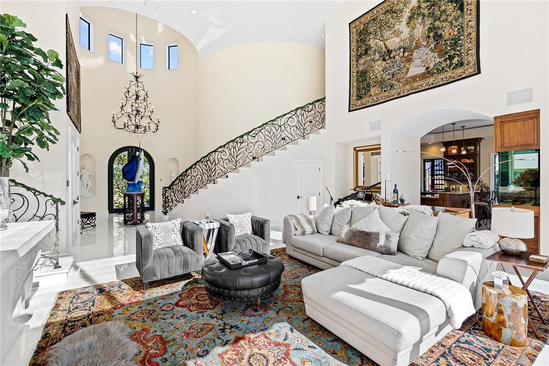 SUNRISE KEY (GATED) - Residential