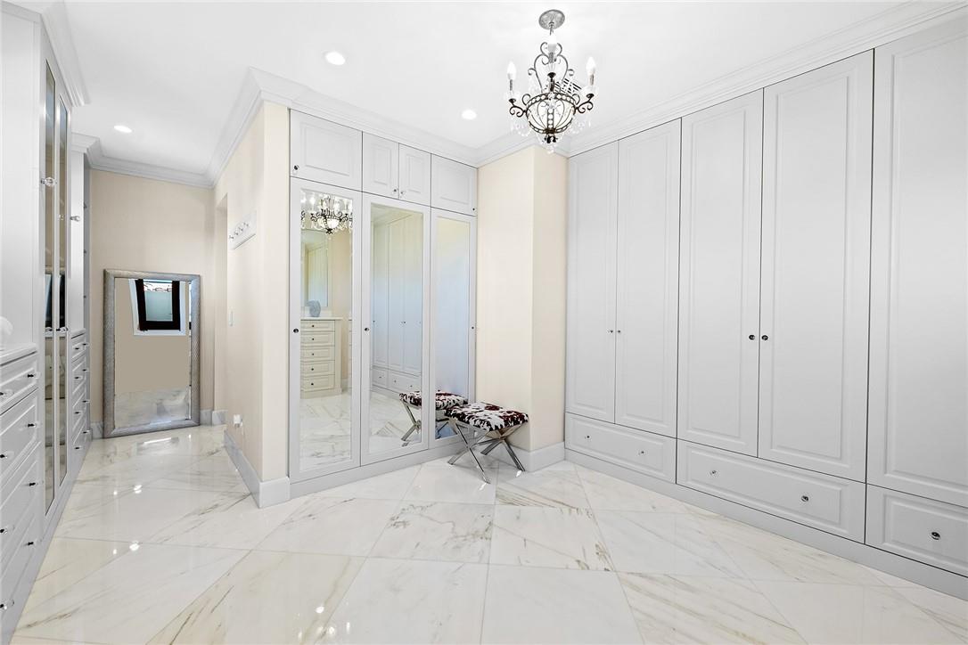 SUNRISE KEY (GATED) - Residential