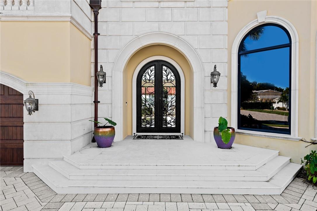 SUNRISE KEY (GATED) - Residential