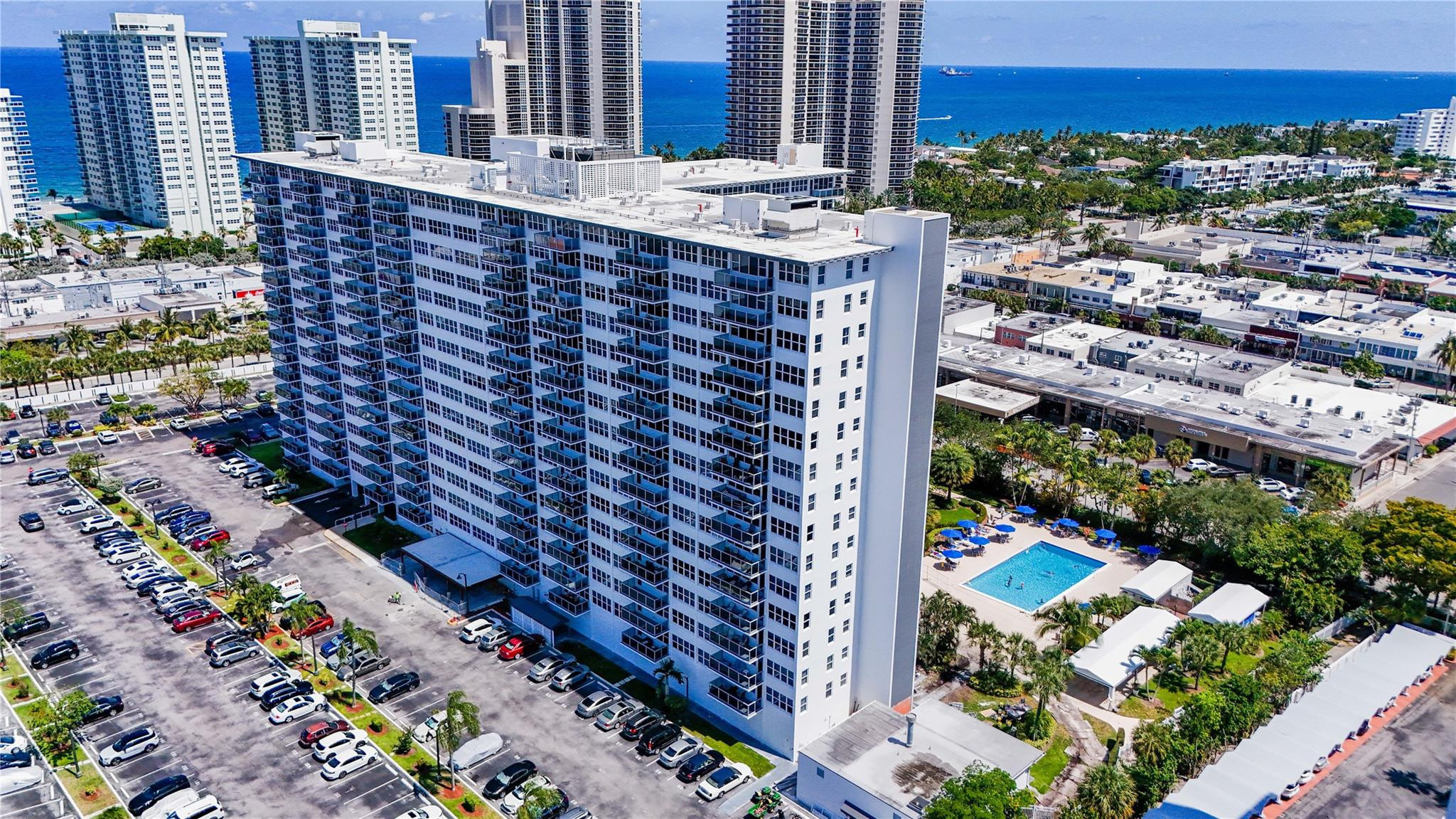 Coral Ridge Towers South - Residential