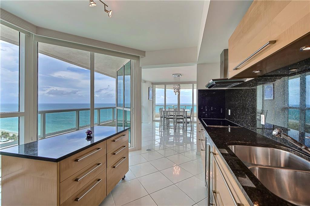 Las Olas Beach Club - Residential