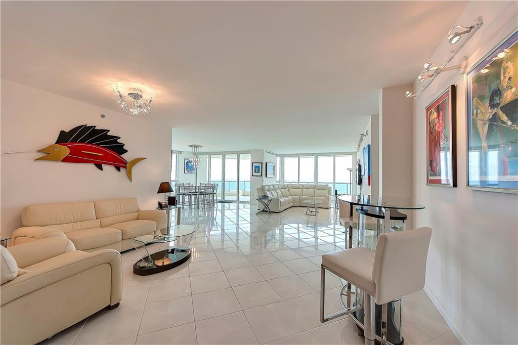 Las Olas Beach Club - Residential