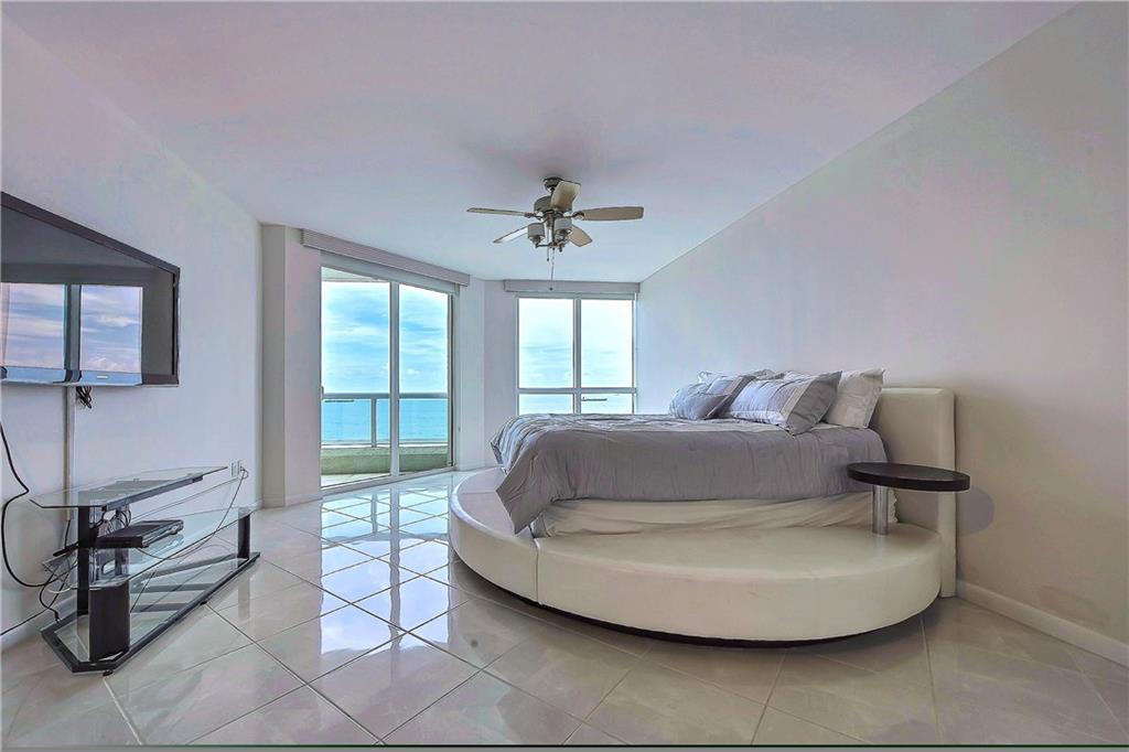 Las Olas Beach Club - Residential