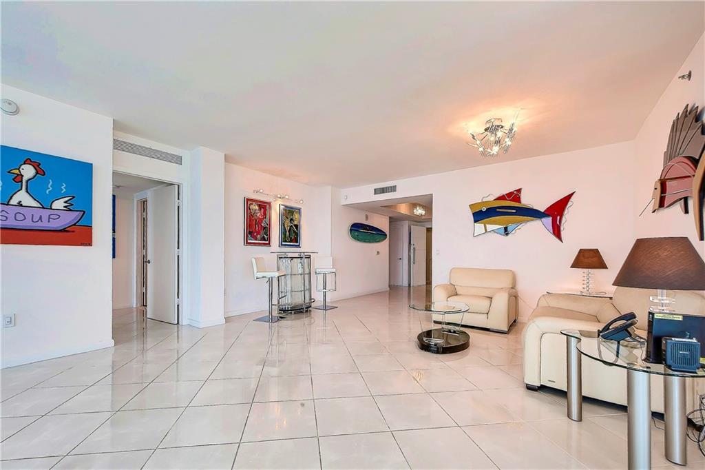 Las Olas Beach Club - Residential