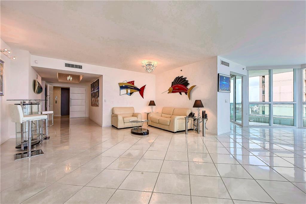 Las Olas Beach Club - Residential