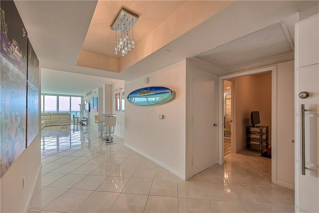 Las Olas Beach Club - Residential