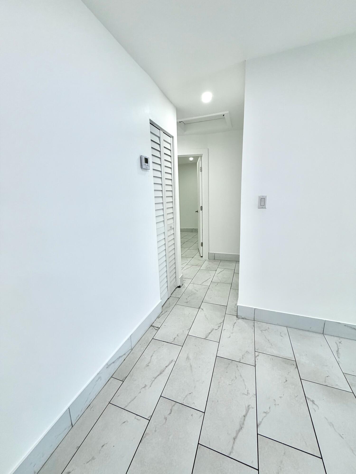 FIRST ADDITION TO CANAL GROVES - Residential Lease