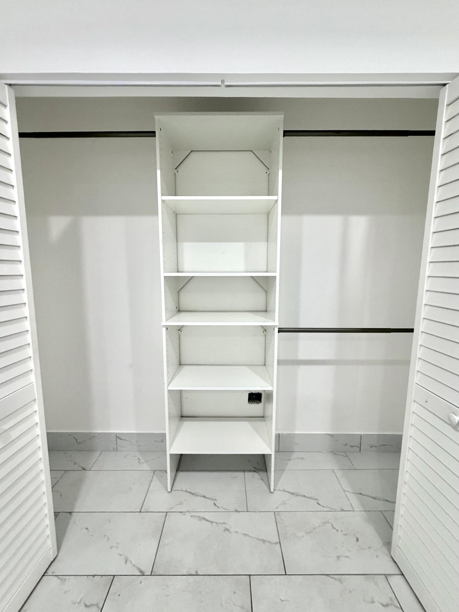 FIRST ADDITION TO CANAL GROVES - Residential Lease