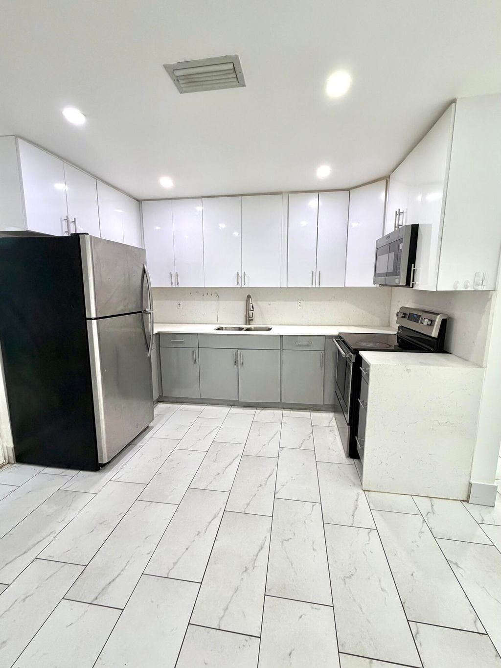 Photo of 4655 SW 33rd Avenue #2b, Fort Lauderdale, FL 33312 (MLS # B26001303)