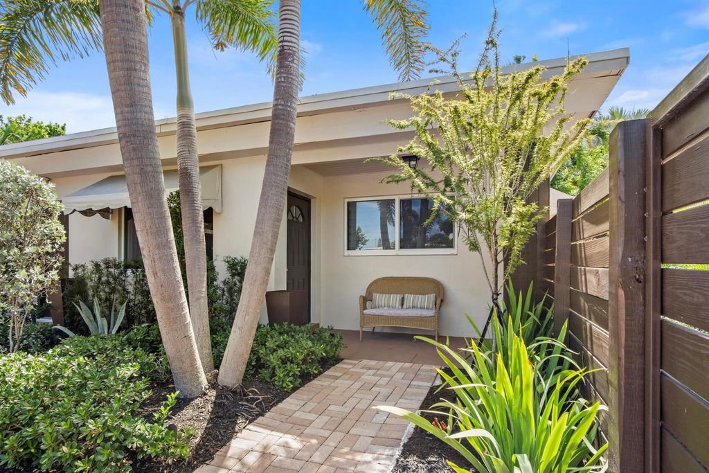 Photo of 216 SW 1st Avenue #A, Boynton Beach, FL 33435 (MLS # R11018270)