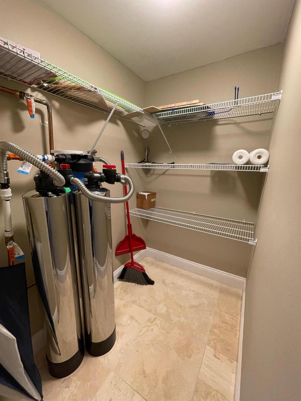 GOLDEN LAKES VILLAGE CONDO B C D - Residential Lease