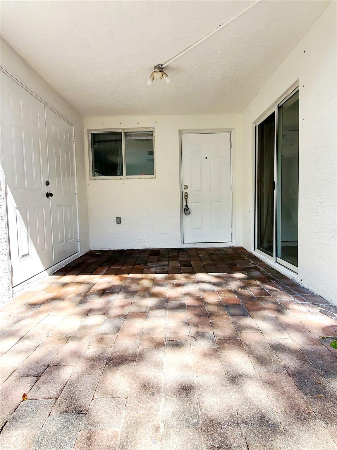 11527 Royal Palm Blvd