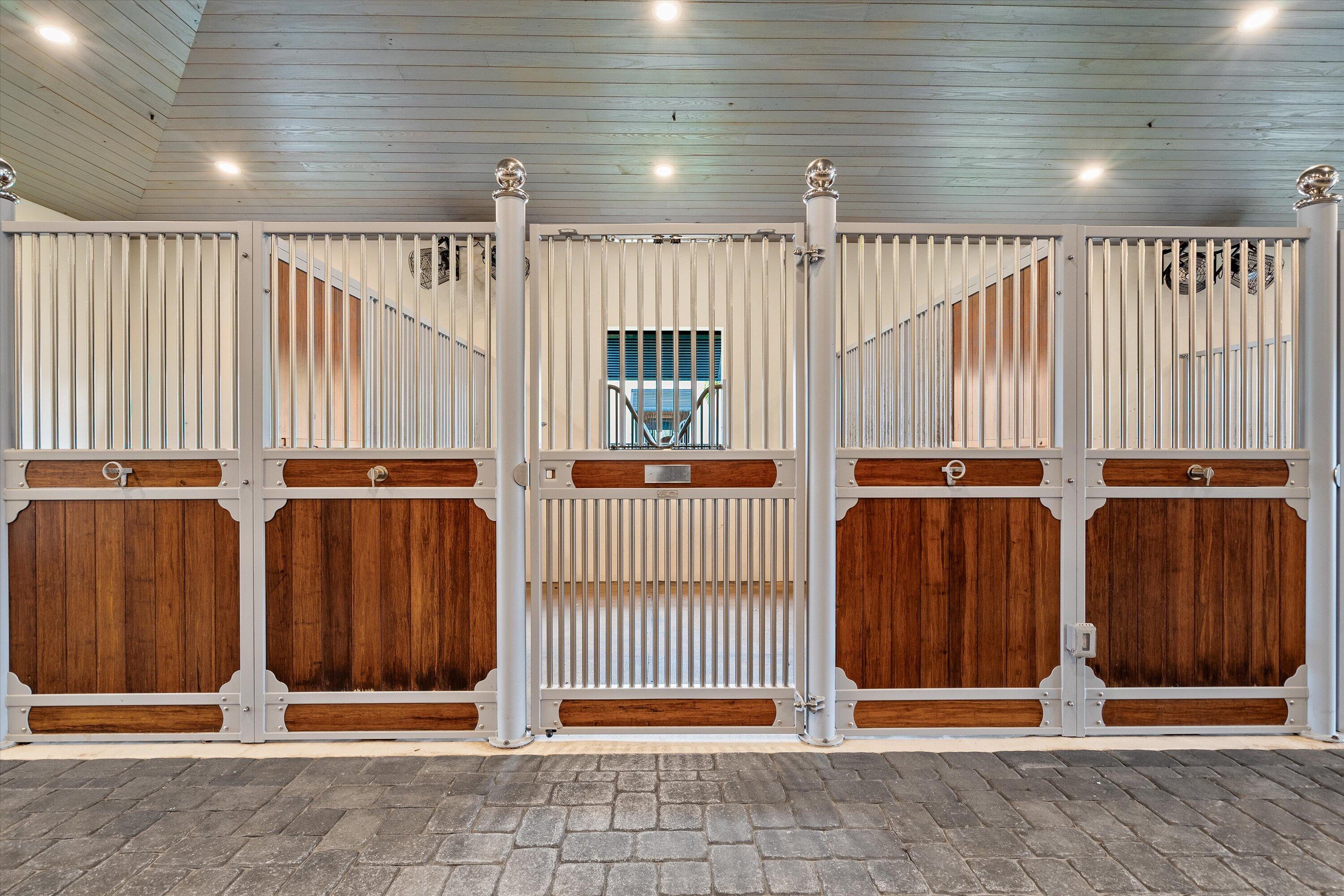 PALM BEACH POINT EAST - Residential