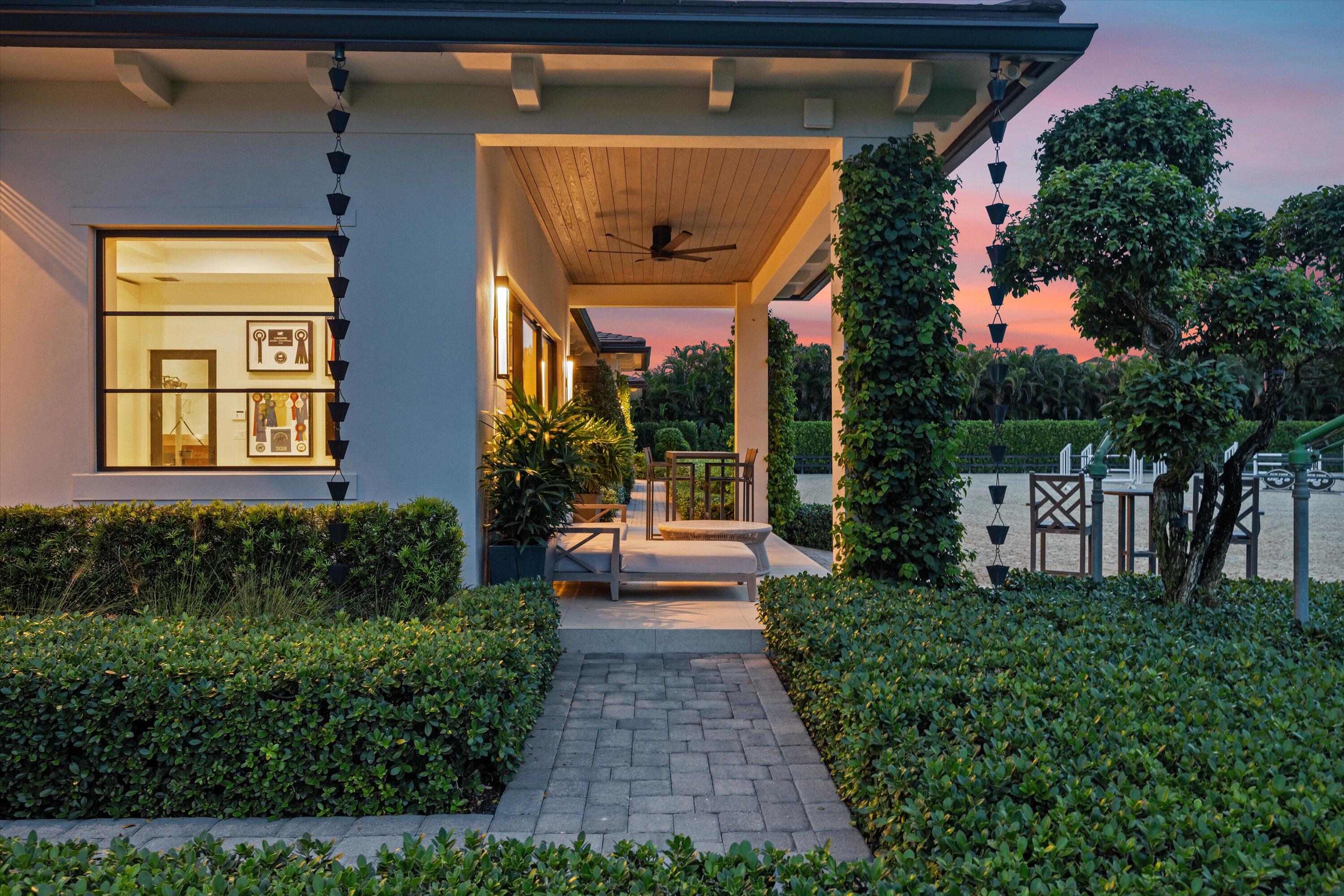 PALM BEACH POINT EAST - Residential