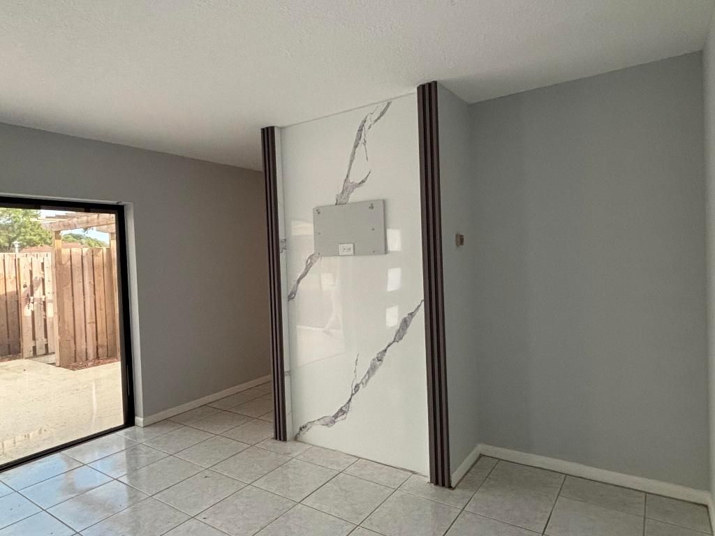 Photo of 1705 17th Ln, Palm Beach Gardens, FL 33418 (MLS # R11141161)