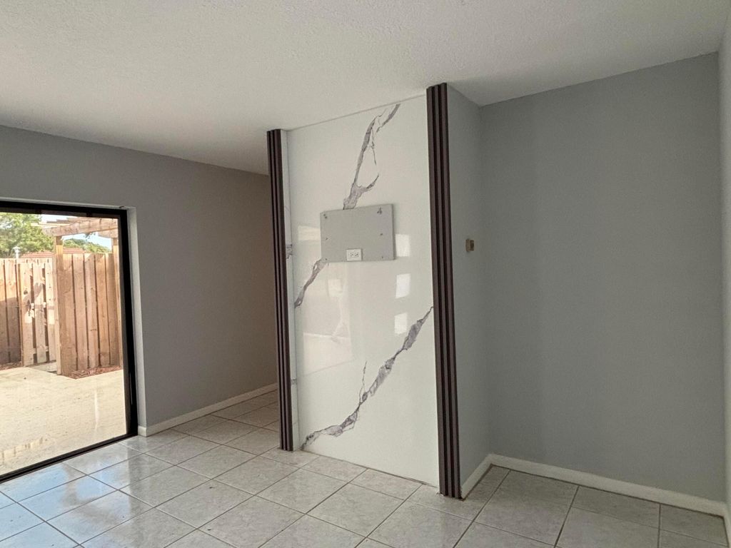 Photo of 1705 17th Ln, Palm Beach Gardens, FL 33418 (MLS # R11141161)