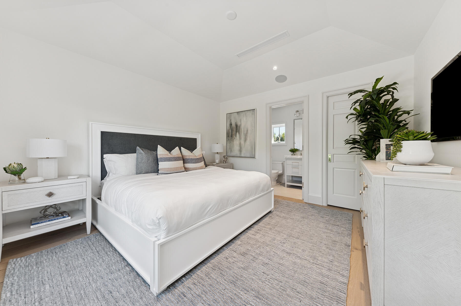 EL ENCANTO - Residential