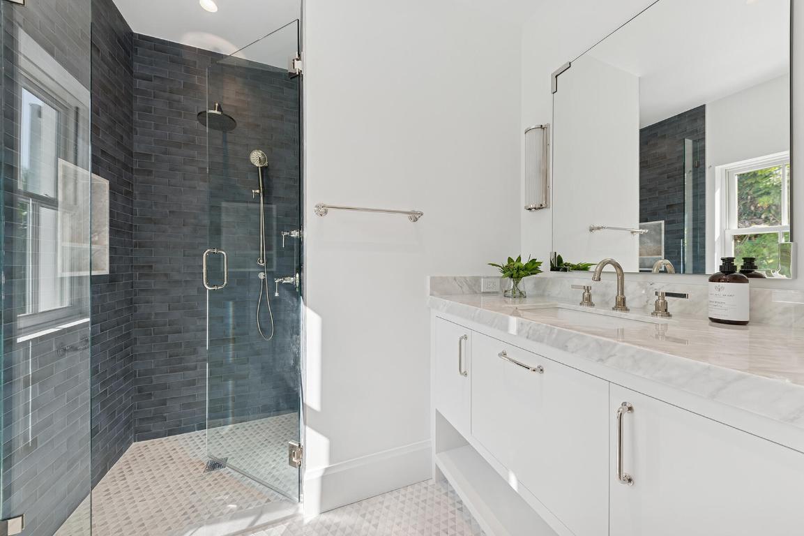 EL ENCANTO - Residential