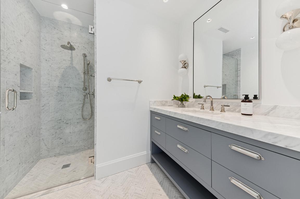 EL ENCANTO - Residential