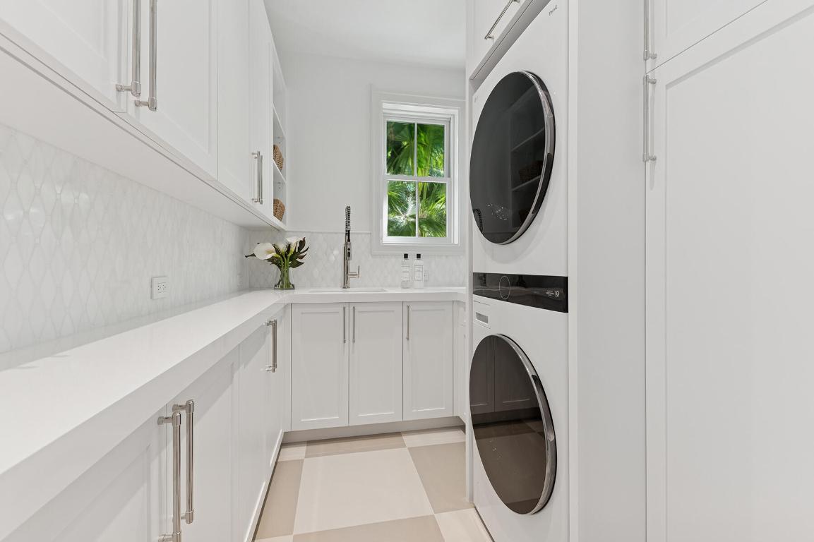 EL ENCANTO - Residential