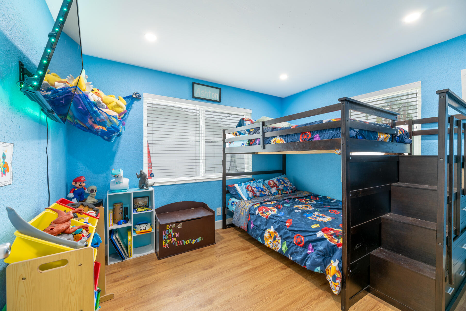 CRESTHAVEN NO 4 - Residential