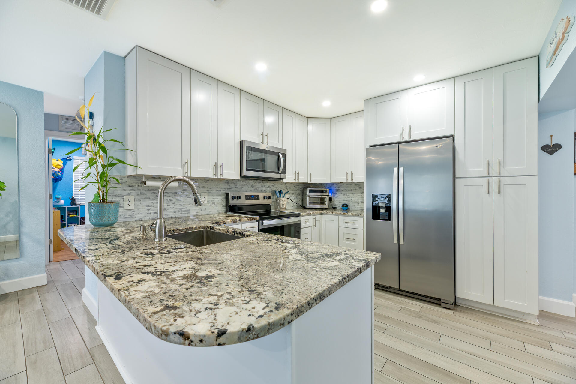 CRESTHAVEN NO 4 - Residential